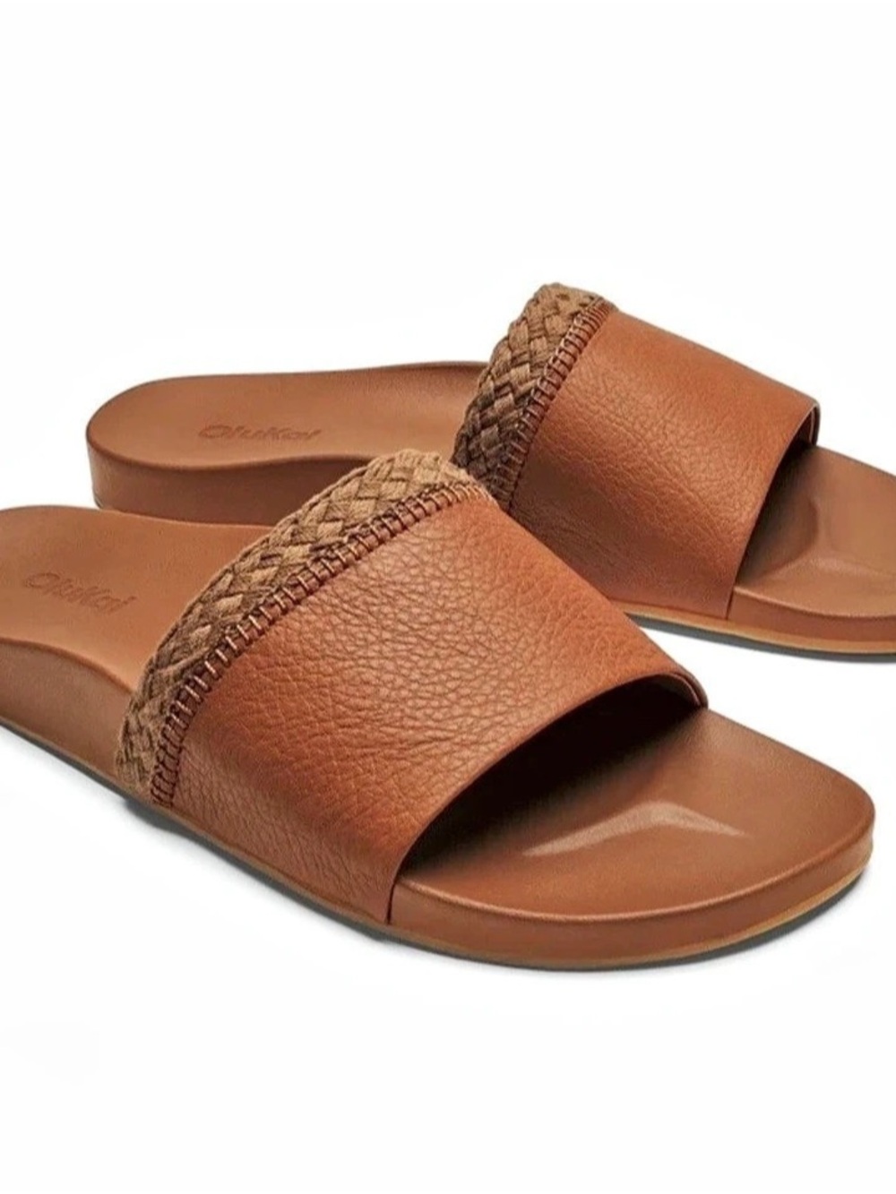 OluKai Women's Pākea sandals size 9 39